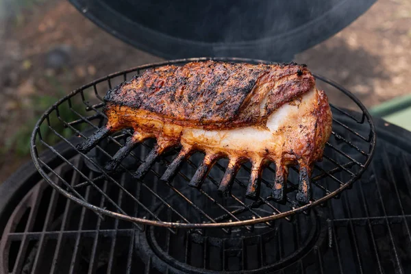 Mariniertes Lamm auf dem Grill — Stockfoto