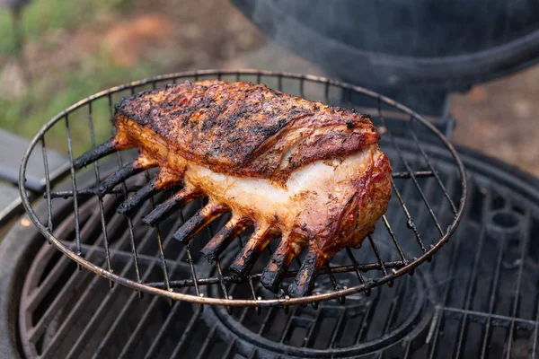 Mariniertes Lamm auf dem Grill — Stockfoto