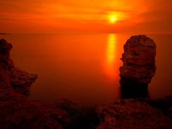 黄金日の出中に海の風景 — ストック写真