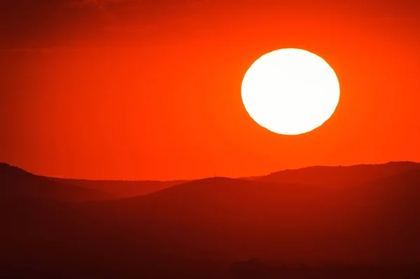 Прекрасний Захід Сонця Над Горами — стокове фото