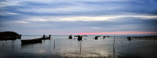 Barcos Pesca Lago Pôr Sol — Fotografia de Stock