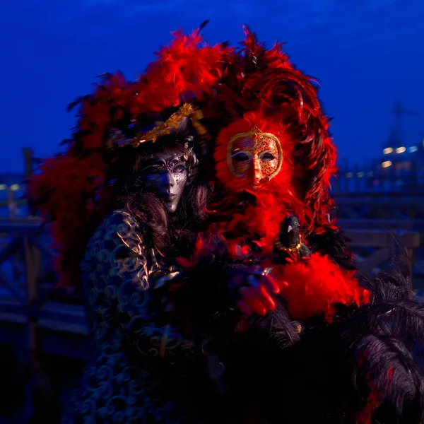 Вениция Марта Неизвестные Венецианском Костюме Посещают Венецианский Карнавал Фестиваль Который — стоковое фото