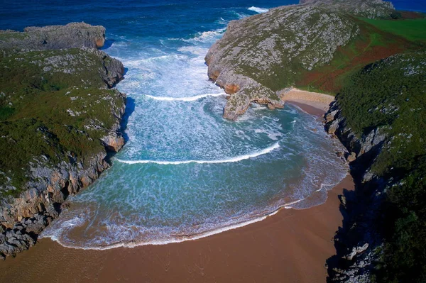 Vue Aérienne Formations Rocheuses Étonnantes Sur Plage Arnia Costa Quebrada — Photo