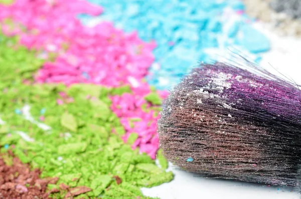 Professional Make Brush Colorful Crushed Eyeshadow — Stock Photo, Image