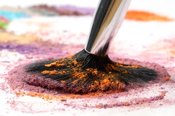 Professional Make Brush Colorful Crushed Eyeshadow — Stock Photo, Image