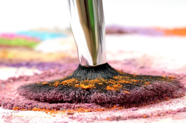 Professional Make Brush Colorful Crushed Eyeshadow — Stock Photo, Image