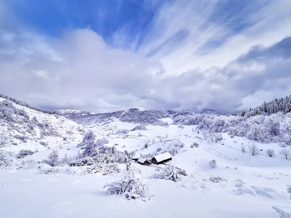 Wunderschöne Winterliche Berglandschaft Fundatura Ponorului Hunedoara County Rumänien — Stockfoto