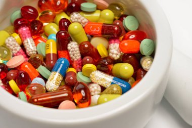 kabın içinde çeşitli hap