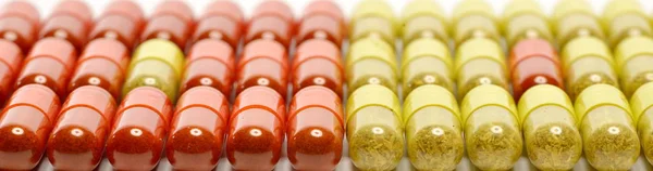 Olika Färgglada Piller Isolerad Vit — Stockfoto