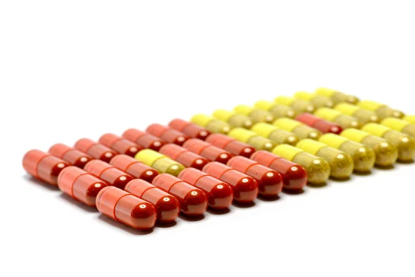 Varie Pillole Colorate Isolate Sul Bianco — Foto Stock