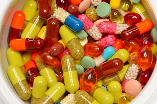 Varie Pillole Nella Ciotola — Foto Stock
