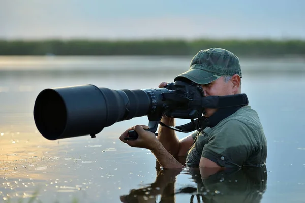 Wildlife Photographer Outdoor Standing Water — Stock Photo, Image