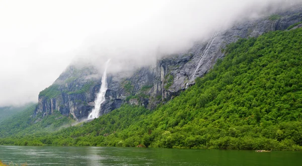 Noruega Paisaje Con Cascada Grande —  Fotos de Stock