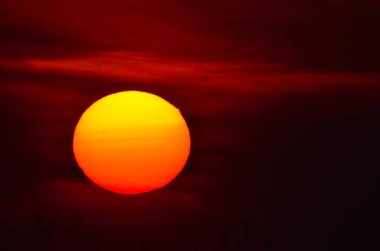 güzel gün batımı manzaralı