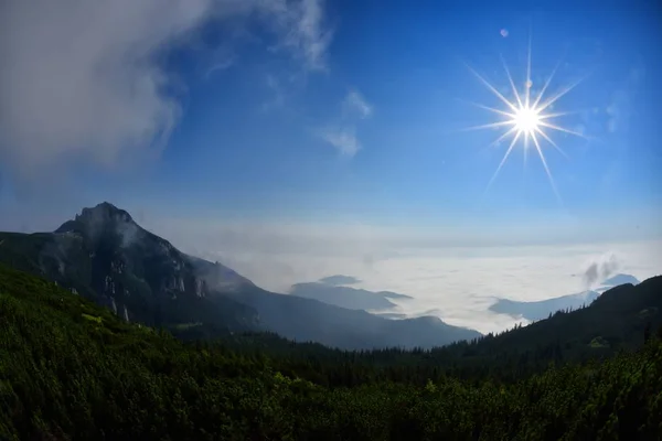 Berglandschaft Bei Sonnenaufgang Cahlau Rumänien — Stockfoto