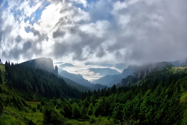 Hermoso Paisaje Montaña Ceahlau Rumania —  Fotos de Stock