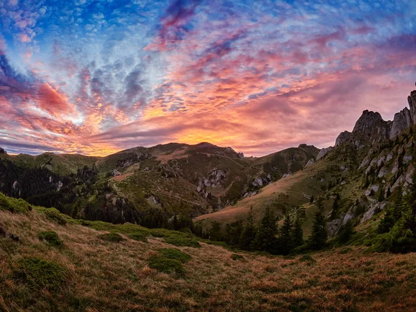 Belo Pôr Sol Nas Montanhas Ciucas Roménia Europa — Fotografia de Stock