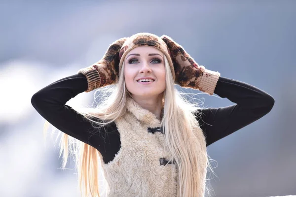 Jeune Jolie Femme Portrait Plein Air Hiver — Photo