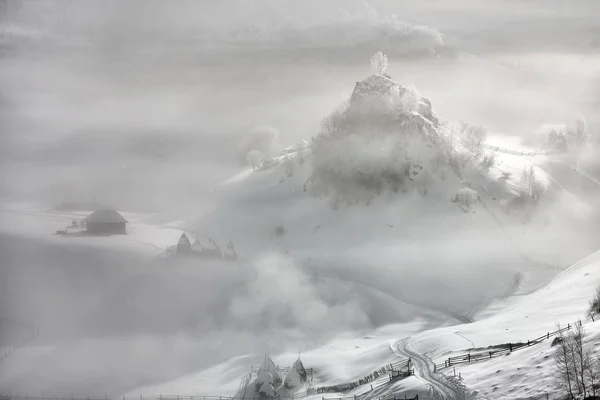 Vackert Vinterlandskap Berg Fundatura Ponorului Rumänien — Stockfoto