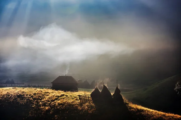 Paysage Montagne Avec Brouillard Matinal Automne — Photo