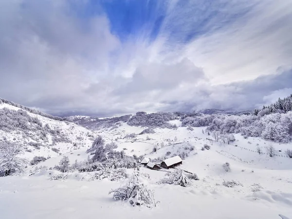 Piękny Zimowy Krajobraz Górski Fundatura Ponorului Okręg Hunedoara Rumunia — Zdjęcie stockowe
