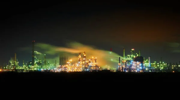 Petrol Rafinerisi Gece Uzun Pozlama Görüntü — Stok fotoğraf