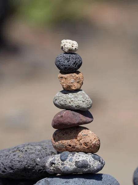 Sahilde - antik ayin için iyi bir servet ve refah taş yığını