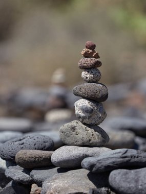 Sahilde - antik ayin için iyi bir servet ve refah taş yığını