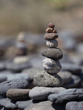 Sahilde - antik ayin için iyi bir servet ve refah taş yığını