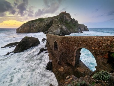 merdiven, San Juan Gaztelugatxe Island view, Bask Ülkesi, Şapel Kuzey İspanya ile tarihsel Adası yolu