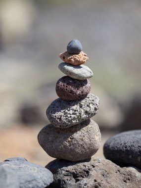 Sahilde - antik ayin için iyi bir servet ve refah taş yığını