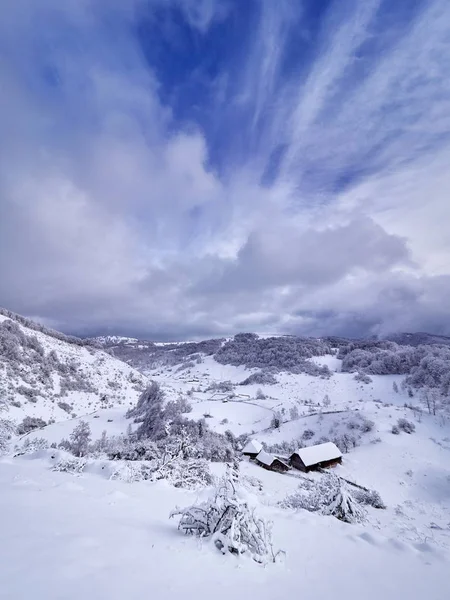 Красивый Зимний Горный Ландшафт Fundatura Ponorului Хунедоара Румыния Вид Воздуха — стоковое фото