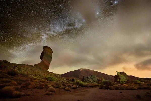 Cielo Nocturno Con Vía Láctea Cráter Teida Tenerife España —  Fotos de Stock