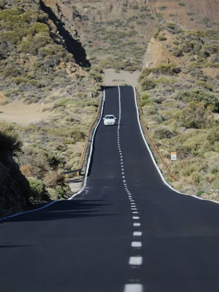 Puste Autostrady Niekończące Się Przez Wulkaniczny Krajobraz Lanzarote Wyspy Wyspy — Zdjęcie stockowe