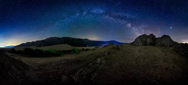 Noční Krajina Mléčnou Dráhu Nad Poli Dobrudža Rumunsko — Stock fotografie