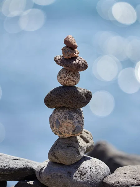 Sahilde - antik ayin için iyi bir servet ve refah taş yığını