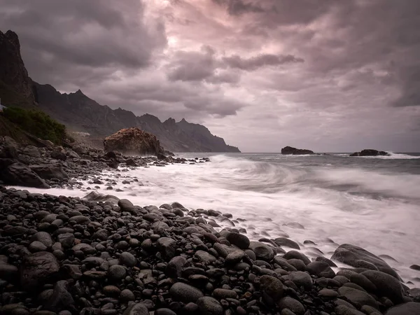 Pohled Divokých Benijo Pláže Černým Pískem Velké Vlny Severním Pobřeží — Stock fotografie