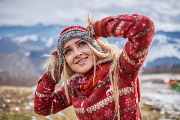 Молода Красива Жінка Портрет Відкритий Взимку — стокове фото