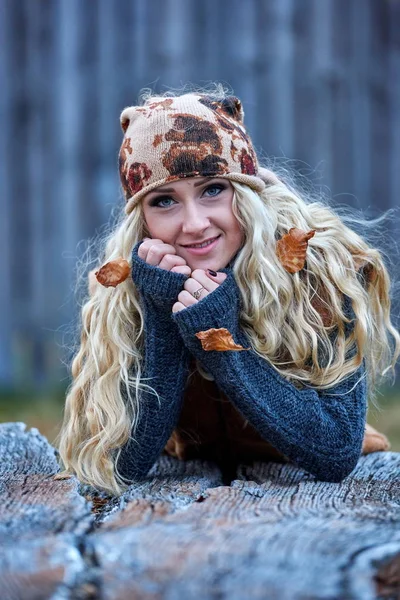 Молода Красива Жінка Портрет Відкритий Восени — стокове фото