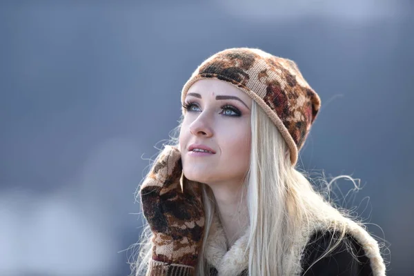 Junge Hübsche Frau Porträt Freien Winter — Stockfoto