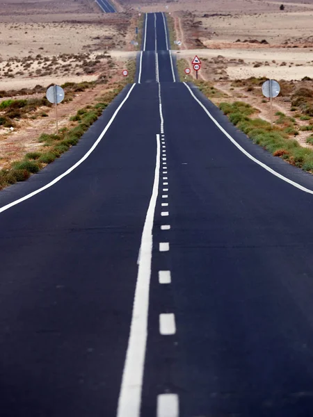 Empty Endless Highway Volcanic Landscape Lanzarote Island Canary Islands Spain — Stock Photo, Image