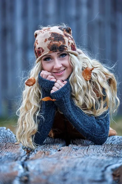 Joven Mujer Bonita Retrato Aire Libre Otoño —  Fotos de Stock