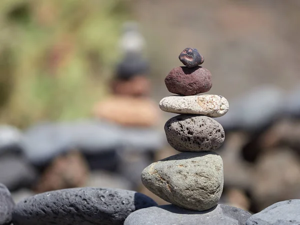 Стопка Камней Пляже Древний Ритуал Удачу Процветание — стоковое фото