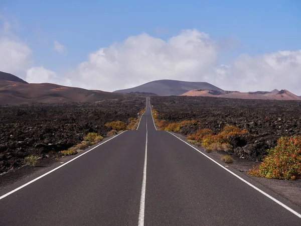 Empty Endless Highway Volcanic Landscape Lanzarote Island Spain — Stock Photo, Image