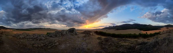 Vista Panorámica Los Campos Primavera Cielo Nublado Dobrogea Rumania —  Fotos de Stock