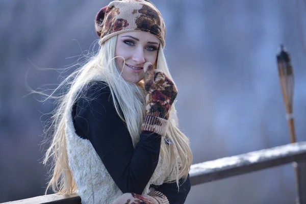 Young Pretty Woman Portrait Outdoor Winter — Stock Photo, Image