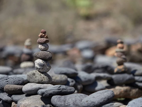 Stack Stenar Stranden Gammal Ritual För Lycka Och Välstånd — Stockfoto