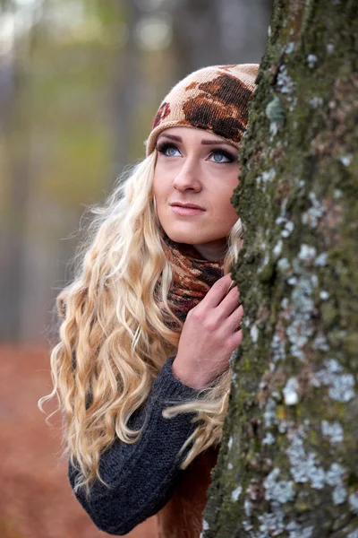 Joven Mujer Bonita Retrato Aire Libre Otoño — Foto de Stock