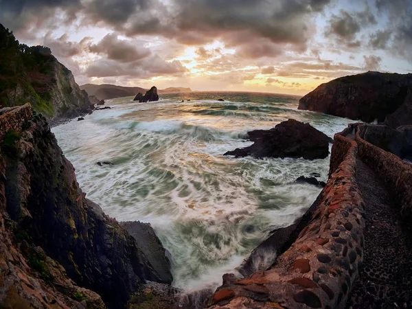 San Juan Gaztelugatxe Est Une Église Dédiée Jean Baptis Reliée — Photo