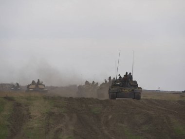 Galati, Romanya - 20 Nisan 2017: askerler Smardan Çokgen Galati County, Romanya Adalet kartal askeri tatbikat sırasında Amerikan ve Romanya; 20 Nisan 2017